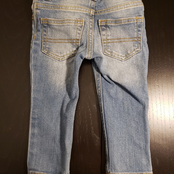 OshKosh Skinny Jeans - Light Wash - Picture 3 of 4